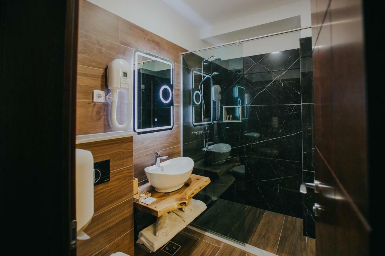 Lostrita - Pastravarie, Hotel & Spa Бая-Маре Екстер'єр фото